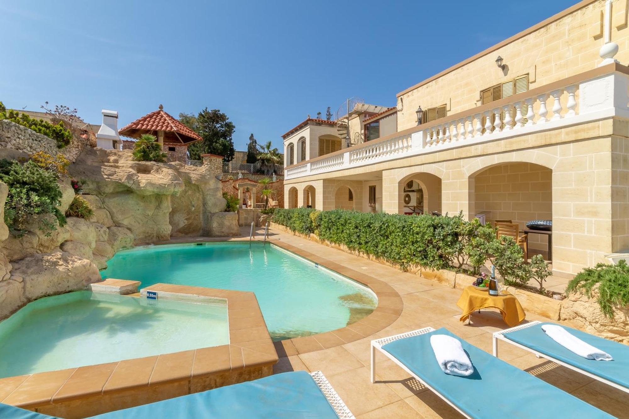 Villa & Pool Apartments In Mellieha Bay Ngoại thất bức ảnh