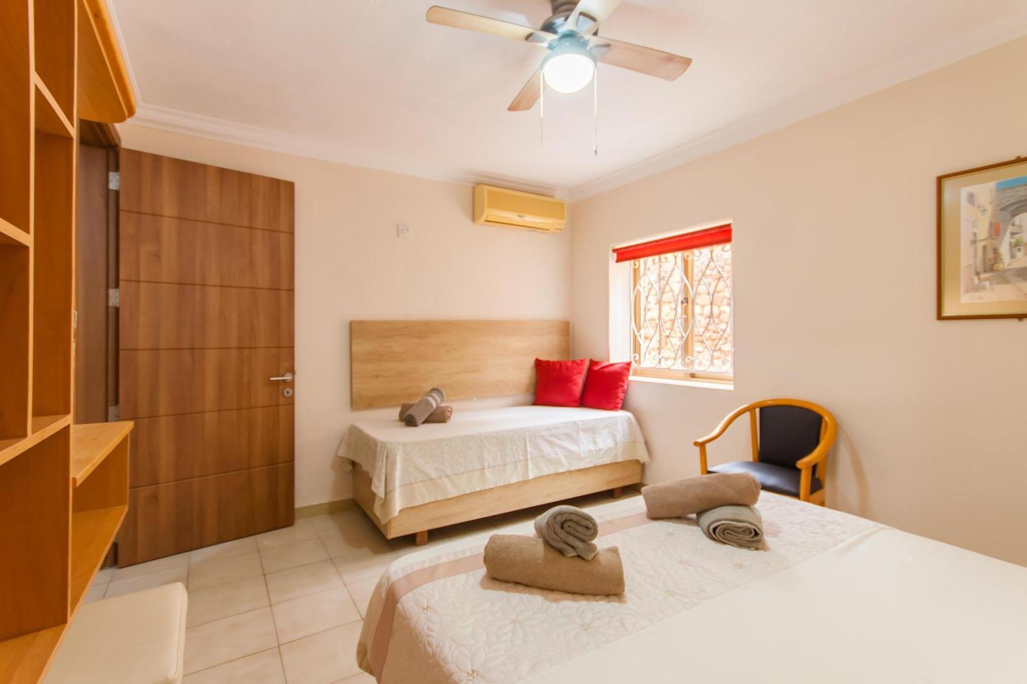 Villa & Pool Apartments In Mellieha Bay Ngoại thất bức ảnh