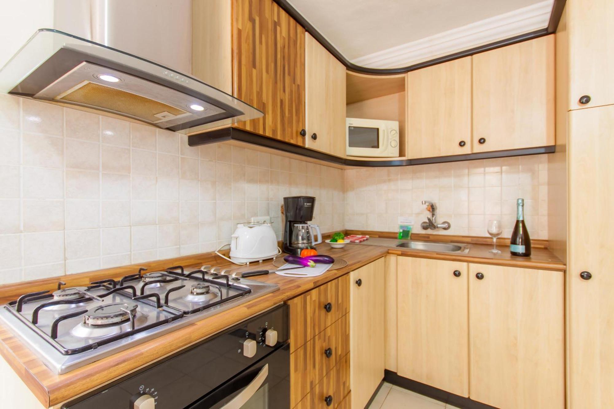 Villa & Pool Apartments In Mellieha Bay Ngoại thất bức ảnh