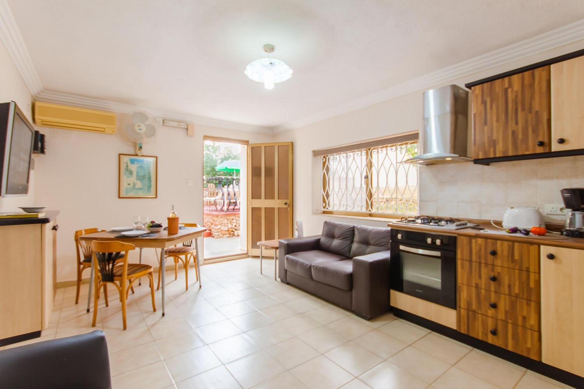 Villa & Pool Apartments In Mellieha Bay Ngoại thất bức ảnh