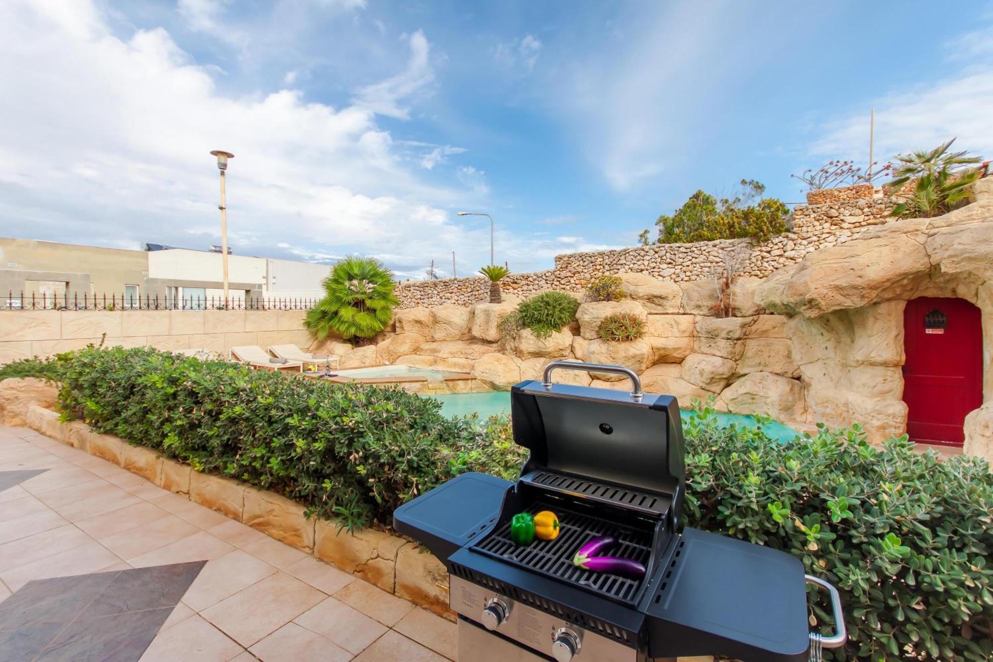 Villa & Pool Apartments In Mellieha Bay Ngoại thất bức ảnh