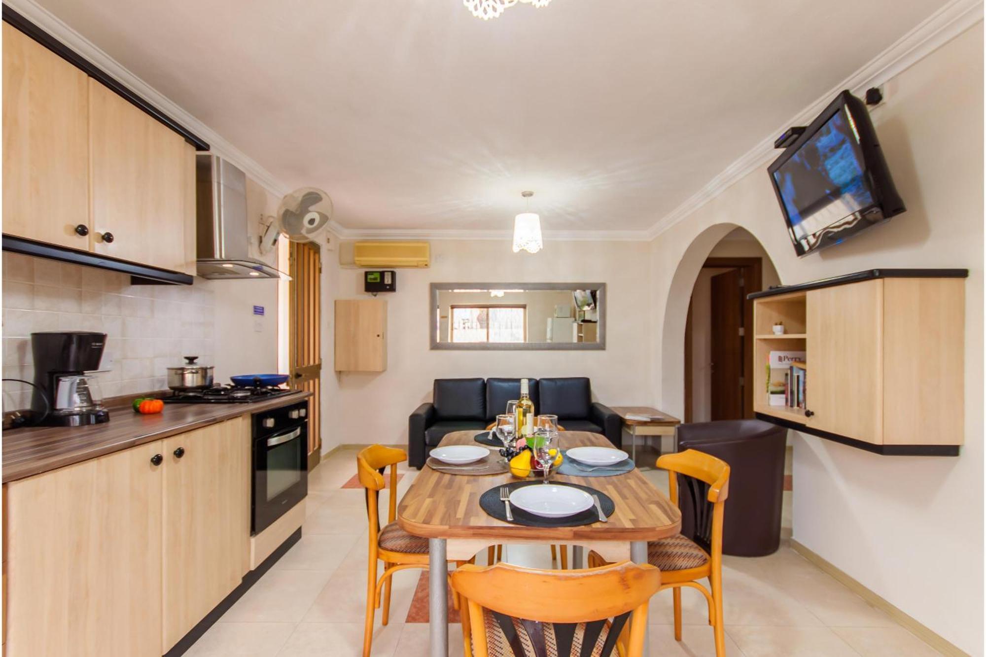 Villa & Pool Apartments In Mellieha Bay Ngoại thất bức ảnh