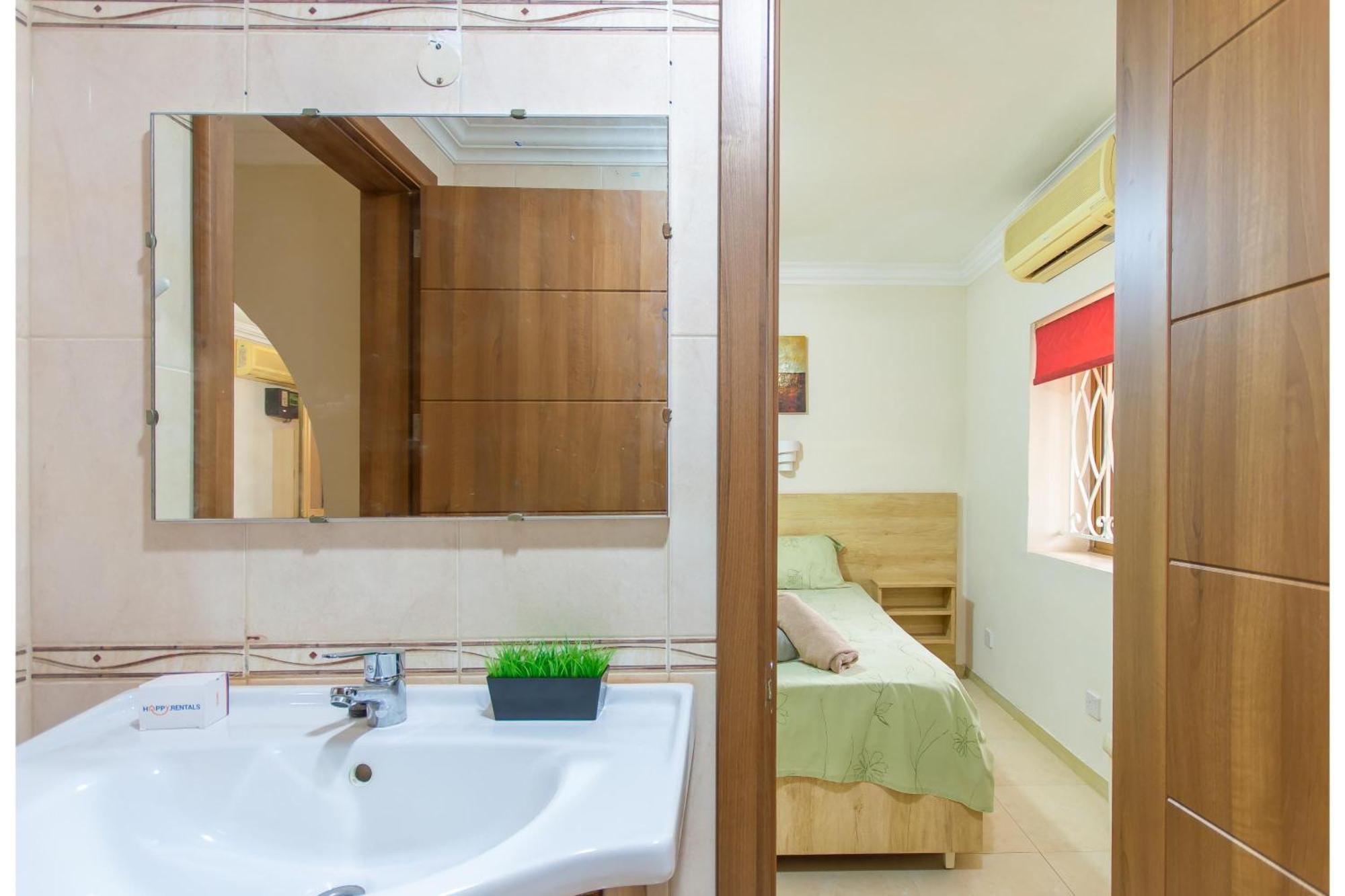 Villa & Pool Apartments In Mellieha Bay Ngoại thất bức ảnh